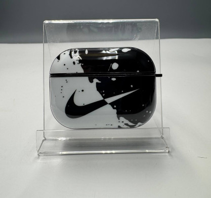 Чехол на AirPods GUESS